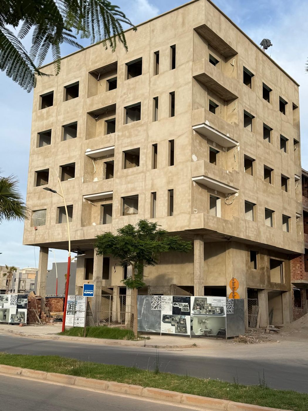 Chantier La Gaule II — façades achevées, immeuble révélé